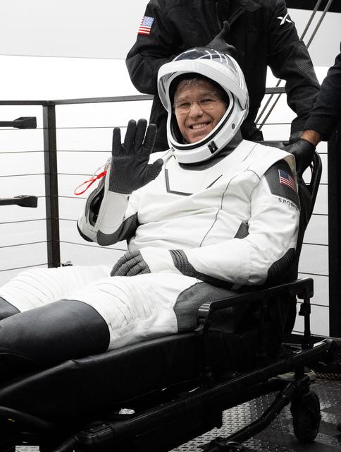 NASA image: NASA’s SpaceX Crew-6 Splashdown