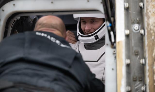 NASA image: NASA’s SpaceX Crew-6 Splashdown