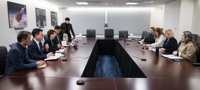 NASA image: NASA Deputy Admin Meets with Korean Vice Minister for Science an