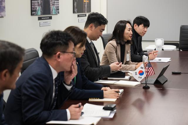 NASA Deputy Admin Meets with Korean Vice Minister for Science an