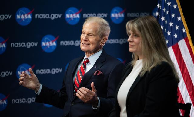 NASA Administrator Speaks with ISS Crew about Science