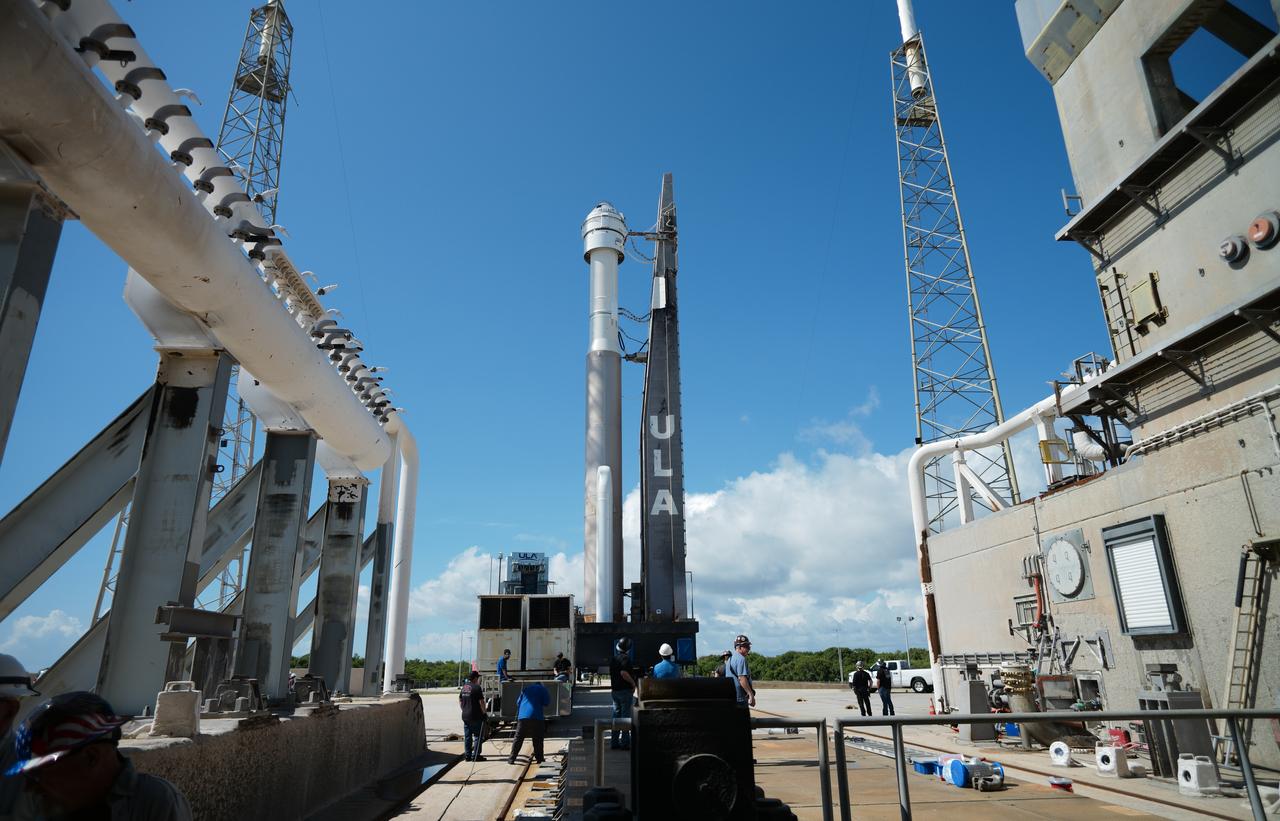 A United Launch Alliance Atlas V rocket with Boeing’s CST-100 Starliner spacecraft aboard is seen as it is rolled out of the Vertical Integration Facility to the launch pad at Space Launch Complex 41 ahead of the NASA’s Boeing Crew Flight Test, Saturday, May 4, 2024 at Cape Canaveral Space Force Station in Florida. NASA’s Boeing Crew Flight Test is the first launch with astronauts aboard the Starliner spacecraft and Atlas V rocket to the International Space Station as part of the agency’s Commercial Crew Program. The flight test, targeted for launch at 10:34 p.m. EDT on Monday, May 6, serves as an end-to-end demonstration of Boeing’s crew transportation system and will carry NASA astronauts Butch Wilmore and Suni Williams to and from the orbiting laboratory. Photo Credit: (NASA/Joel Kowsky)