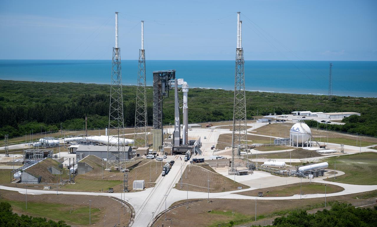A United Launch Alliance Atlas V rocket with Boeing’s CST-100 Starliner spacecraft aboard is seen on the launch pad at Space Launch Complex 41 ahead of the NASA’s Boeing Crew Flight Test, Saturday, May 4, 2024 at Cape Canaveral Space Force Station in Florida. NASA’s Boeing Crew Flight Test is the first launch with astronauts of the Boeing CFT-100 spacecraft and United Launch Alliance Atlas V rocket to the International Space Station as part of the agency’s Commercial Crew Program. The flight test, targeted for launch at 10:34 p.m. EDT on Monday, May 6, serves as an end-to-end demonstration of Boeing’s crew transportation system and will carry NASA astronauts Butch Wilmore and Suni Williams to and from the orbiting laboratory. Photo Credit: (NASA/Joel Kowsky)