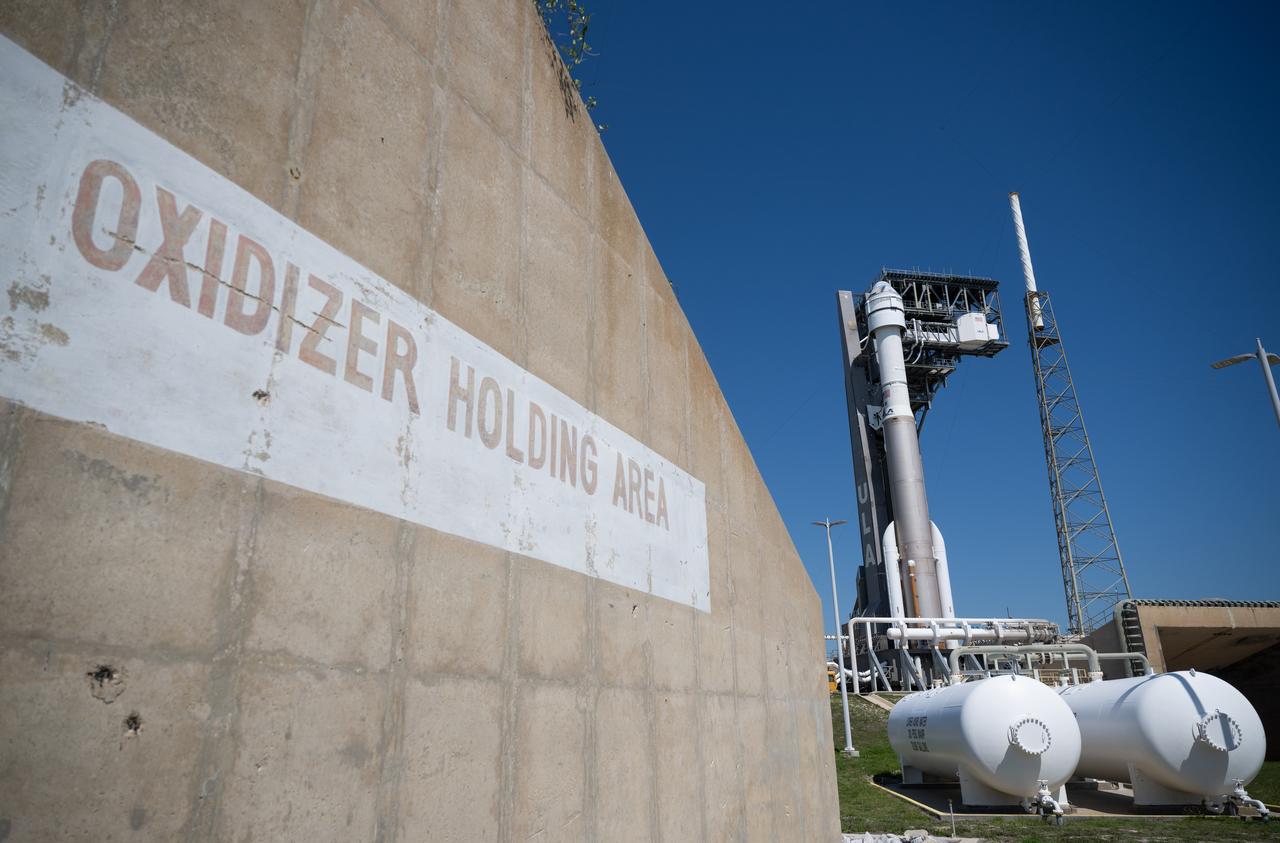 A United Launch Alliance Atlas V rocket with Boeing’s CST-100 Starliner spacecraft aboard is seen as it is rolled out of the Vertical Integration Facility to the launch pad at Space Launch Complex 41 ahead of the NASA’s Boeing Crew Flight Test, Thursday, May 30, 2024 at Cape Canaveral Space Force Station in Florida. NASA’s Boeing Crew Flight Test is the first launch with astronauts of the Boeing CFT-100 spacecraft and United Launch Alliance Atlas V rocket to the International Space Station as part of the agency’s Commercial Crew Program. The flight test, targeted for launch at 12:25 p.m. EDT on Saturday, June 1, serves as an end-to-end demonstration of Boeing’s crew transportation system and will carry NASA astronauts Butch Wilmore and Suni Williams to and from the orbiting laboratory. Photo Credit: (NASA/Joel Kowsky)