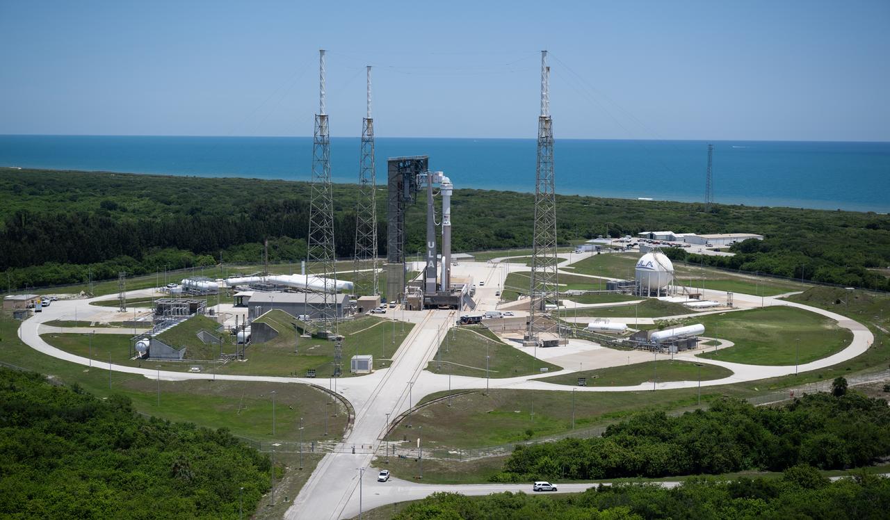 A United Launch Alliance Atlas V rocket with Boeing’s CST-100 Starliner spacecraft aboard is seen after being rolled out of the Vertical Integration Facility to the launch pad at Space Launch Complex 41 ahead of the NASA’s Boeing Crew Flight Test, Thursday, May 30, 2024 at Cape Canaveral Space Force Station in Florida. NASA’s Boeing Crew Flight Test is the first launch with astronauts of the Boeing CFT-100 spacecraft and United Launch Alliance Atlas V rocket to the International Space Station as part of the agency’s Commercial Crew Program. The flight test, targeted for launch at 12:25 p.m. EDT on Saturday, June 1, serves as an end-to-end demonstration of Boeing’s crew transportation system and will carry NASA astronauts Butch Wilmore and Suni Williams to and from the orbiting laboratory. Photo Credit: (NASA/Joel Kowsky)