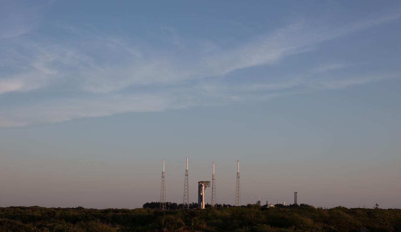 A United Launch Alliance Atlas V rocket with Boeing’s CST-100 Starliner spacecraft aboard is seen on the launch pad at Space Launch Complex 41 ahead of the NASA’s Boeing Crew Flight Test, Friday, May 31, 2024 at Cape Canaveral Space Force Station in Florida. NASA’s Boeing Crew Flight Test is the first launch with astronauts of the Boeing CFT-100 spacecraft and United Launch Alliance Atlas V rocket to the International Space Station as part of the agency’s Commercial Crew Program. The flight test, targeted for launch at 12:25 p.m. EDT on Saturday, June 1, serves as an end-to-end demonstration of Boeing’s crew transportation system and will carry NASA astronauts Butch Wilmore and Suni Williams to and from the orbiting laboratory. Photo Credit: (NASA/Joel Kowsky)
