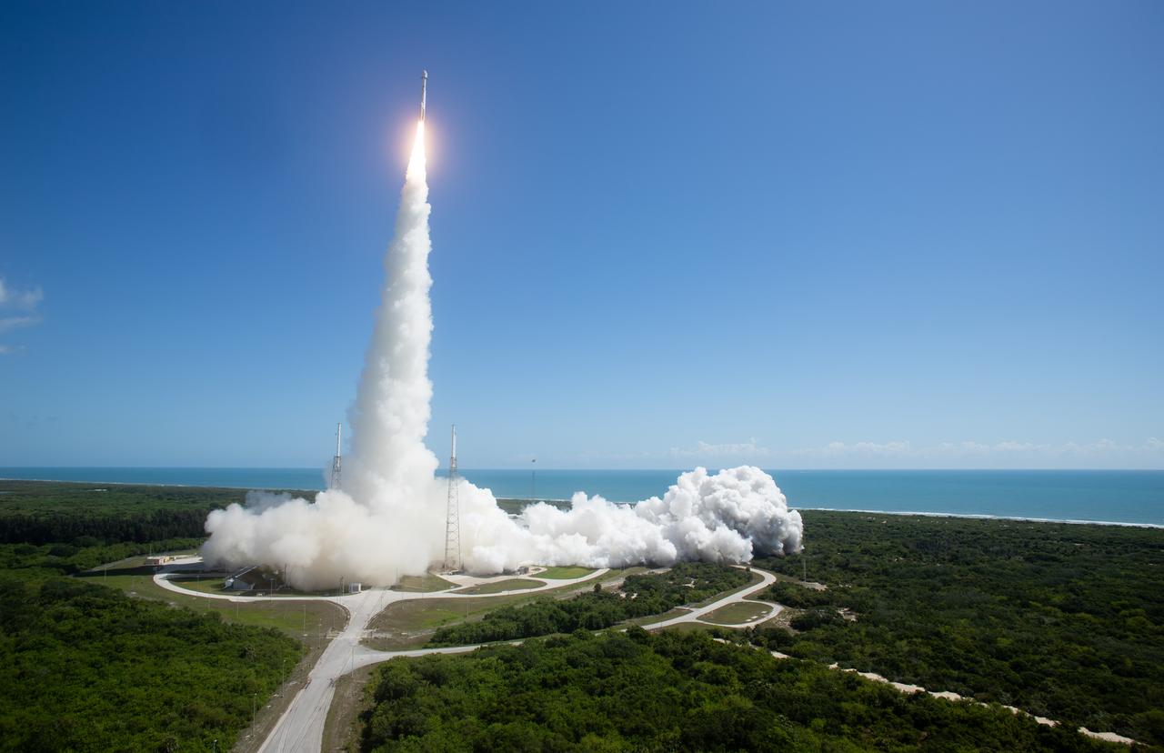 A United Launch Alliance Atlas V rocket with Boeing’s CST-100 Starliner spacecraft aboard launches from Space Launch Complex 41 at Cape Canaveral Space Force Station, Wednesday, June 5, 2024, in Florida. NASA’s Boeing Crew Flight Test is the first launch with astronauts of the Boeing CFT-100 spacecraft and United Launch Alliance Atlas V rocket to the International Space Station as part of the agency’s Commercial Crew Program. The flight test, which launched at 10:52 a.m. EDT, serves as an end-to-end demonstration of Boeing’s crew transportation system and will carry NASA astronauts Butch Wilmore and Suni Williams to and from the orbiting laboratory. Photo Credit: (NASA/Joel Kowsky)