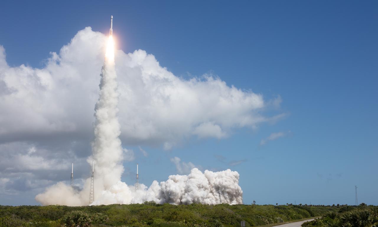 A United Launch Alliance Atlas V rocket with Boeing’s CST-100 Starliner spacecraft aboard launches from Space Launch Complex 41 at Cape Canaveral Space Force Station, Wednesday, June 5, 2024, in Florida. NASA’s Boeing Crew Flight Test is the first launch with astronauts of the Boeing CFT-100 spacecraft and United Launch Alliance Atlas V rocket to the International Space Station as part of the agency’s Commercial Crew Program. The flight test, which launched at 10:52 a.m. EDT, serves as an end-to-end demonstration of Boeing’s crew transportation system and will carry NASA astronauts Butch Wilmore and Suni Williams to and from the orbiting laboratory. Photo Credit: (NASA/Joel Kowsky)