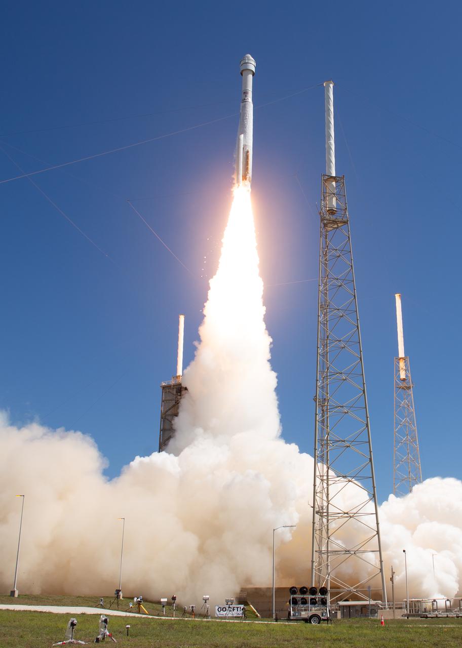 A United Launch Alliance Atlas V rocket with Boeing’s CST-100 Starliner spacecraft aboard launches from Space Launch Complex 41 at Cape Canaveral Space Force Station, Wednesday, June 5, 2024, in Florida. NASA’s Boeing Crew Flight Test is the first launch with astronauts of the Boeing CFT-100 spacecraft and United Launch Alliance Atlas V rocket to the International Space Station as part of the agency’s Commercial Crew Program. The flight test, which launched at 10:52 a.m. EDT, serves as an end-to-end demonstration of Boeing’s crew transportation system and will carry NASA astronauts Butch Wilmore and Suni Williams to and from the orbiting laboratory. Photo Credit: (NASA/Joel Kowsky)