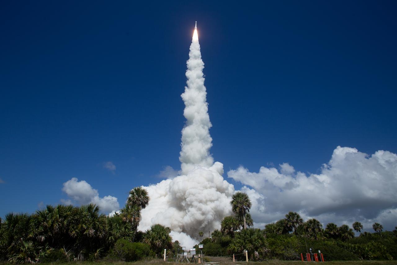 A United Launch Alliance Atlas V rocket with Boeing’s CST-100 Starliner spacecraft aboard launches from Space Launch Complex 41 at Cape Canaveral Space Force Station, Wednesday, June 5, 2024, in Florida. NASA’s Boeing Crew Flight Test is the first launch with astronauts of the Boeing CFT-100 spacecraft and United Launch Alliance Atlas V rocket to the International Space Station as part of the agency’s Commercial Crew Program. The flight test, which launched at 10:52 a.m. EDT, serves as an end-to-end demonstration of Boeing’s crew transportation system and will carry NASA astronauts Butch Wilmore and Suni Williams to and from the orbiting laboratory. Photo Credit: (NASA/Joel Kowsky)