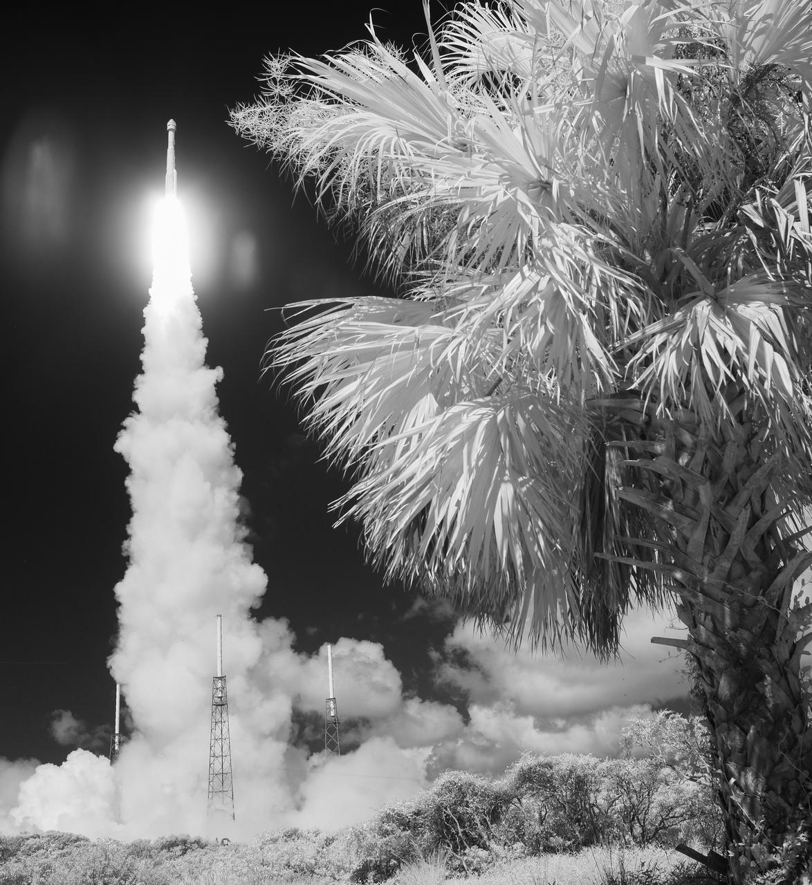 In this black and white infrared image, a United Launch Alliance Atlas V rocket with Boeing’s CST-100 Starliner spacecraft aboard launches from Space Launch Complex 41 at Cape Canaveral Space Force Station, Wednesday, June 5, 2024, in Florida. NASA’s Boeing Crew Flight Test is the first launch with astronauts of the Boeing CFT-100 spacecraft and United Launch Alliance Atlas V rocket to the International Space Station as part of the agency’s Commercial Crew Program. The flight test, which launched at 10:52 a.m. EDT, serves as an end-to-end demonstration of Boeing’s crew transportation system and will carry NASA astronauts Butch Wilmore and Suni Williams to and from the orbiting laboratory. Photo Credit: (NASA/Joel Kowsky)
