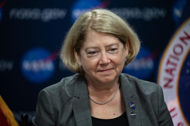 NASA image: NASA Leadership Speaks with Boeing CFT Crew