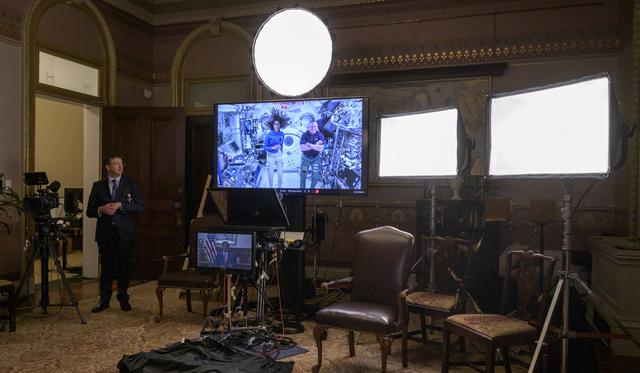 White House Leadership Speaks with Boeing CFT Crew