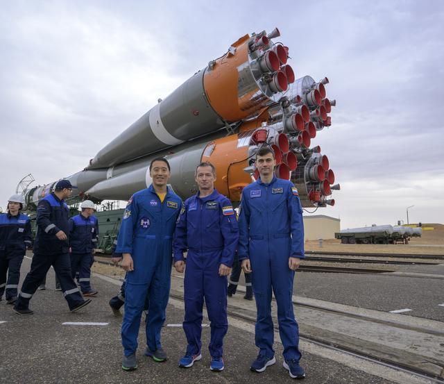 Expedition 72 Soyuz Rollout