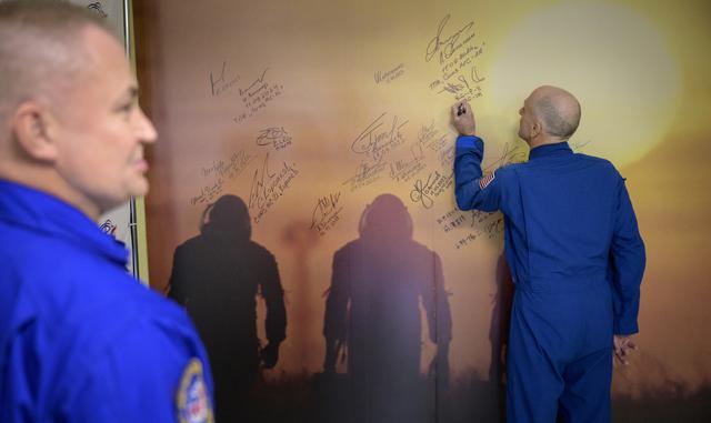 NASA image: Expedition 72 Preflight