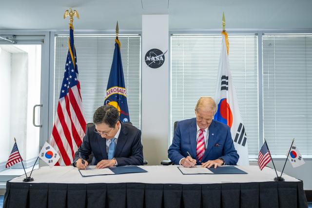 NASA image: Bilateral Meeting and Joint Statement signing with Korea AeroSpa