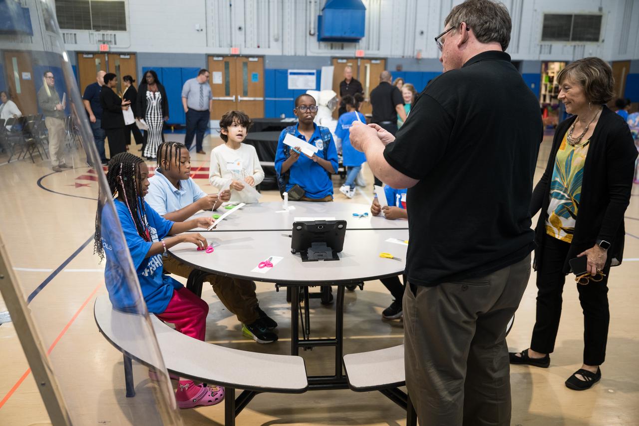 Students at Wheatley Education Campus participate in a rotor motor and wind tunnel activity during a kickoff event for the 21st Century Community Learning Centers NASA and Department of Education partnership, Monday, Sept. 23, 2024 at Wheatley Education Campus in Washington. Photo Credit: (NASA/Aubrey Gemignani)