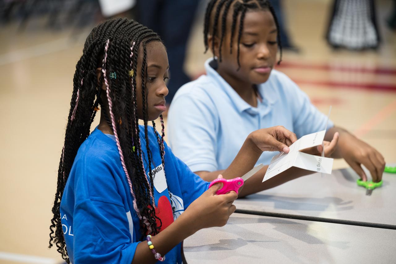 Students at Wheatley Education Campus participate in a rotor motor and wind tunnel activity during a kickoff event for the 21st Century Community Learning Centers NASA and Department of Education partnership, Monday, Sept. 23, 2024 at Wheatley Education Campus in Washington. Photo Credit: (NASA/Aubrey Gemignani)