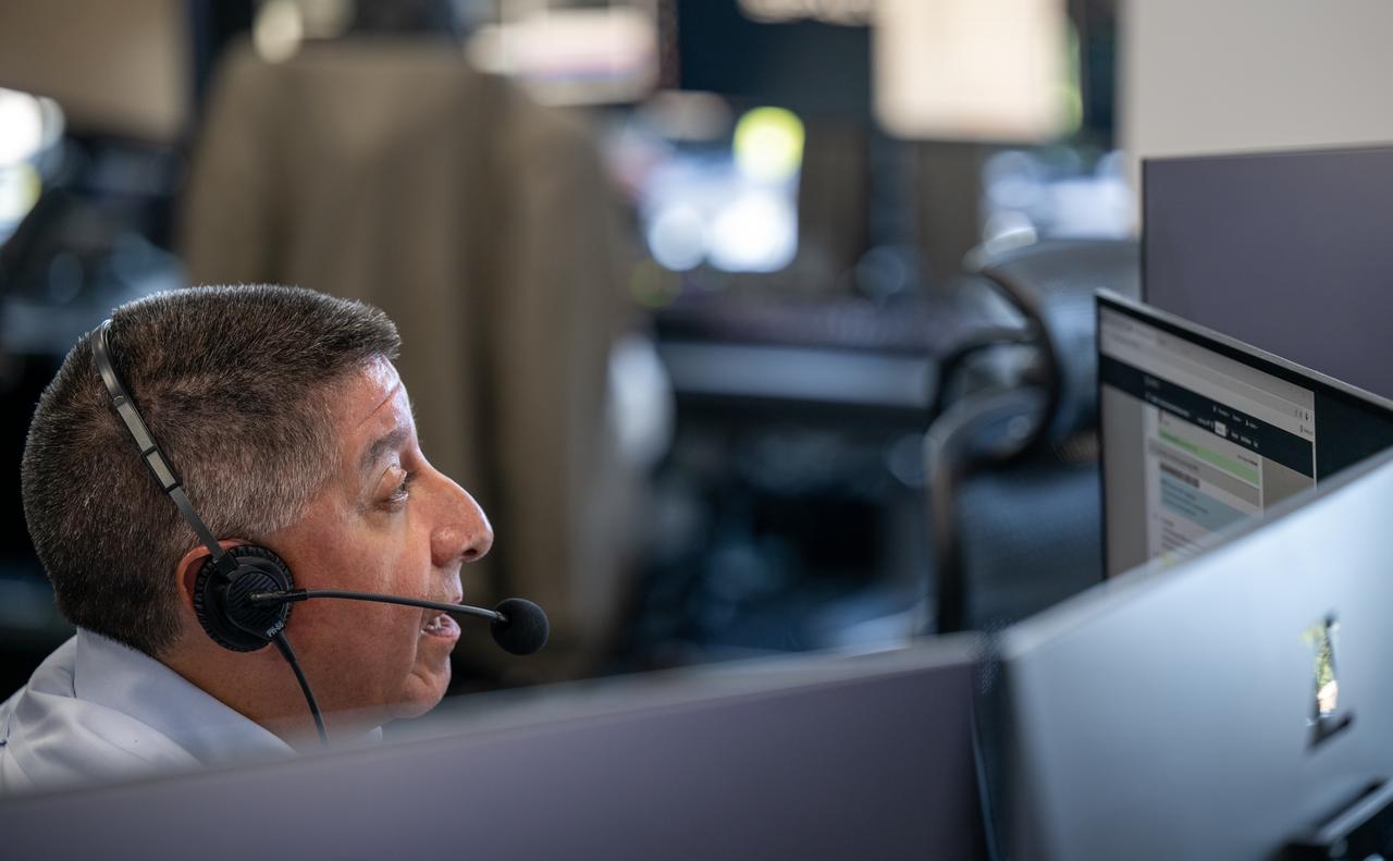 Richard Jones, manager of the Mission Management and Integration Office for NASA's Commercial Crew Program, monitors the countdown during a dress rehearsal in preparation for the launch of a SpaceX Falcon 9 rocket carrying the company's Dragon spacecraft on NASA’s SpaceX Crew-9 mission with NASA astronaut Nick Hague and Roscosmos cosmonaut Aleksandr Gorbunov onboard, Tuesday, Sept. 24, 2024, in the control room of SpaceX’s HangarX at NASA’s Kennedy Space Center in Florida. NASA’s SpaceX Crew-9 mission is the ninth crew rotation mission of the SpaceX Dragon spacecraft and Falcon 9 rocket to the International Space Station as part of the agency’s Commercial Crew Program. Photo Credit: (NASA/Keegan Barber)