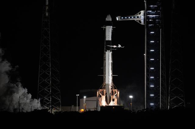 NASA image: NASA’s SpaceX Crew-9 Final Prelaunch Engine Firing Test
