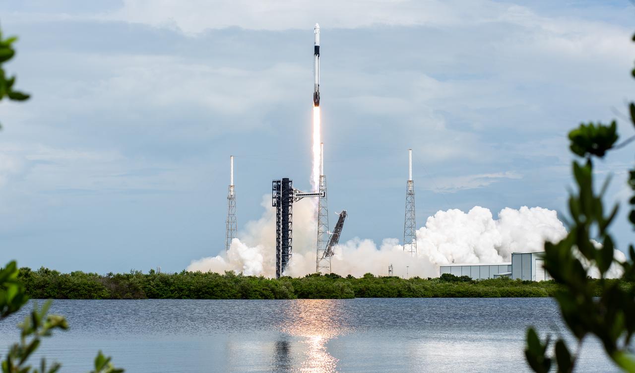 A SpaceX Falcon 9 rocket carrying the company's Dragon spacecraft is launched on NASA’s SpaceX Crew-9 mission to the International Space Station with NASA astronaut Nick Hague and Roscosmos cosmonaut Aleksandr Gorbunov onboard, Saturday, Sept. 28, 2024, from Cape Canaveral Space Force Station in Florida. NASA’s SpaceX Crew-9 mission is the ninth crew rotation mission of the SpaceX Dragon spacecraft and Falcon 9 rocket to the International Space Station as part of the agency’s Commercial Crew Program. Hague and Gorbunov launched at 1:17 p.m. EDT from Space Launch Complex 40 at the Cape Canaveral Space Force Station to begin a six month mission aboard the orbital outpost. Photo Credit: (NASA/Keegan Barber)