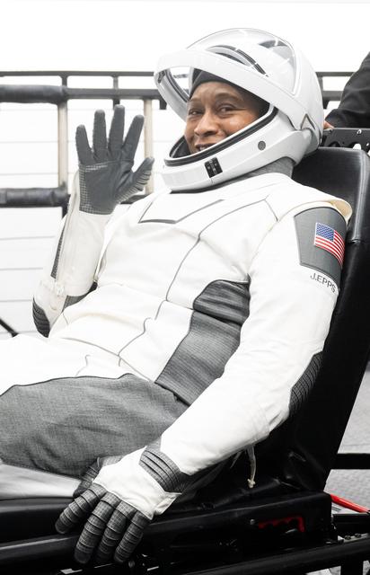 NASA image: NASA’s SpaceX Crew-8 Splashdown