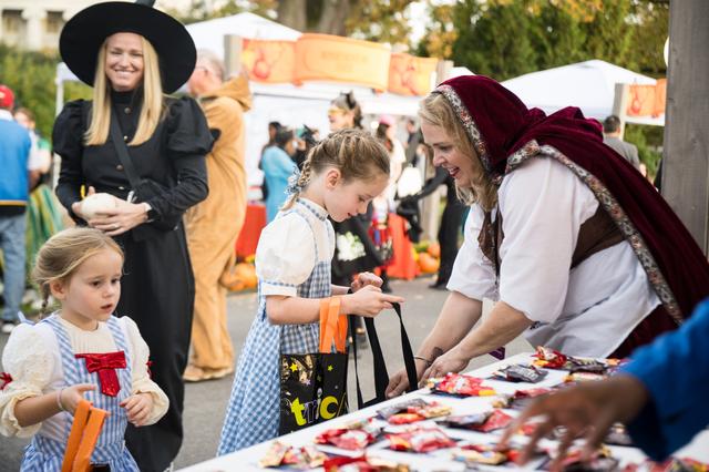 NASA image: White House Hallo-READ Event