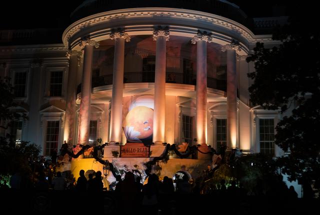 NASA image: White House Hallo-READ Event