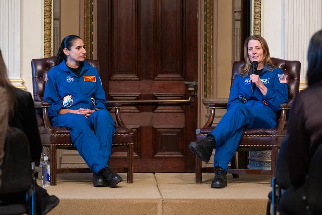NASA image: Expediton 70 Postflight Fireside Chat at EEOB