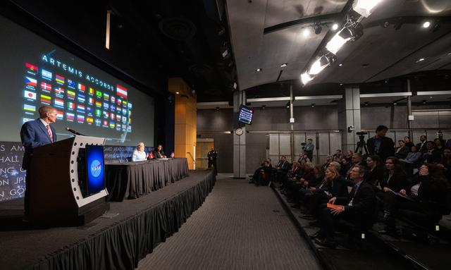 NASA image: Republic of Austria Artemis Accords Signing