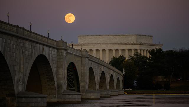 NASA image: Full “Wolf” Moon Rise
