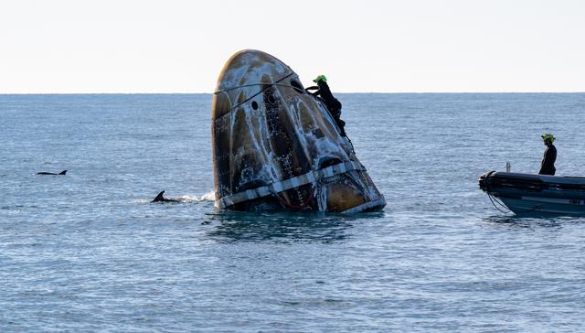 NASA image: NASA’s SpaceX Crew-9 Splashdown