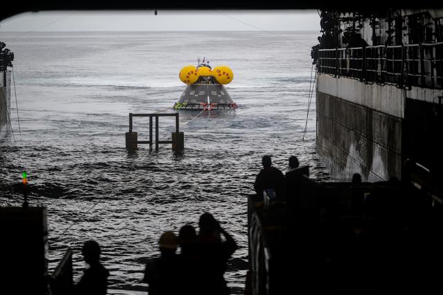 NASA image: NASA Artemis Underway Recovery Test 12