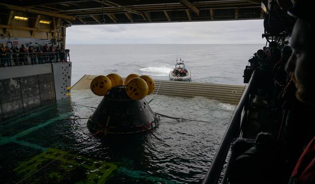 NASA image: NASA Artemis Underway Recovery Test 12