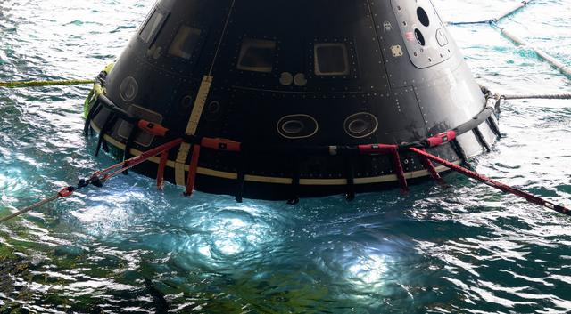 NASA image: NASA Artemis Underway Recovery Test 12