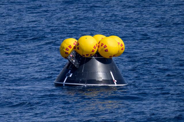 NASA image: NASA Artemis Underway Recovery Test 12