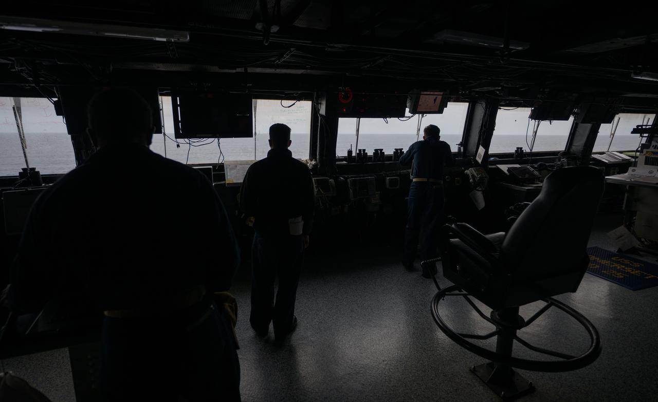 The bridge of USS Somerset is seen as NASA and Department of Defense teams practice Artemis recovery operations during Underway Recovery Test-12 off the coast of California, Saturday, March 29, 2025. During the test, NASA and Department of Defense teams are practicing to ensure recovery procedures are validated as NASA plans to send Artemis II around the Moon and splashdown in the Pacific Ocean.  Photo Credit: (NASA/Bill Ingalls)