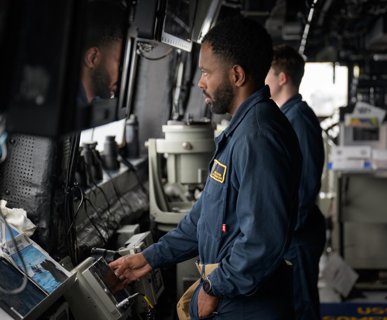 The bridge of USS Somerset is seen as NASA and Department of Defense teams practice Artemis recovery operations during Underway Recovery Test-12 off the coast of California, Saturday, March 29, 2025. During the test, NASA and Department of Defense teams are practicing to ensure recovery procedures are validated as NASA plans to send Artemis II around the Moon and splashdown in the Pacific Ocean.  Photo Credit: (NASA/Bill Ingalls)