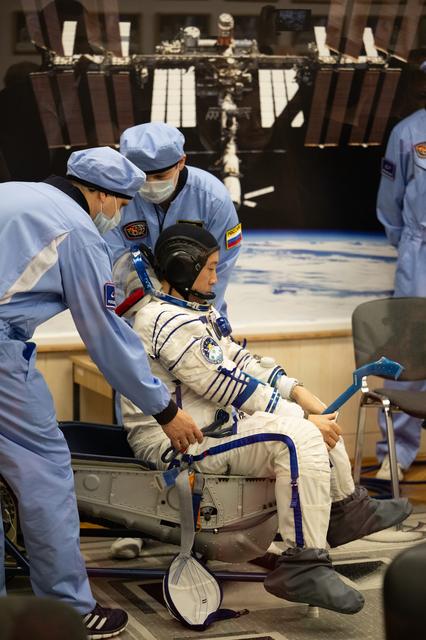 NASA image: Expedition 73 Preflight