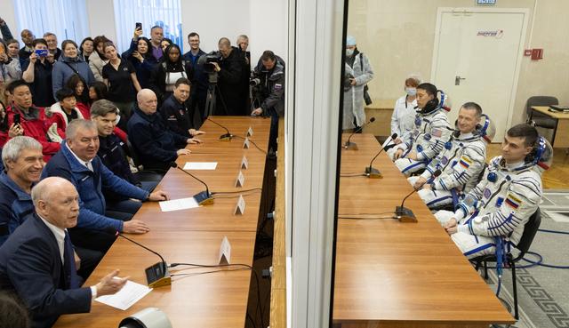 NASA image: Expedition 73 Preflight