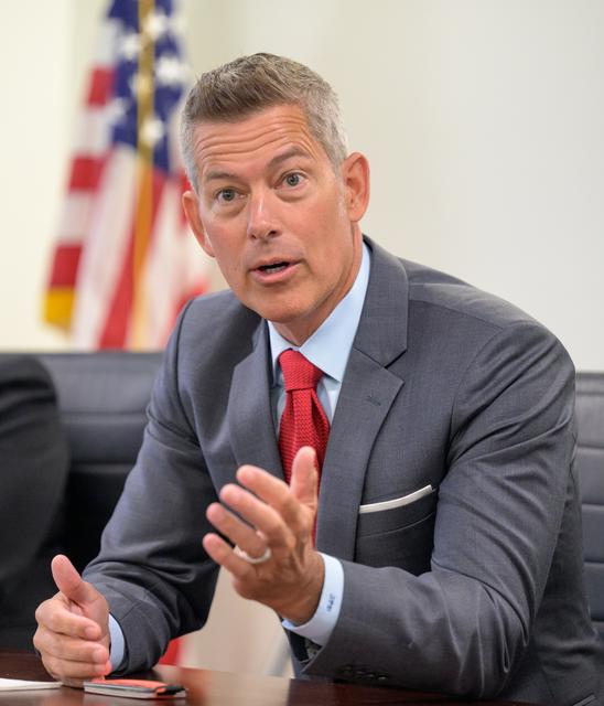 NASA image: Acting Administrator Sean Duffy Meets with Senior Leadership