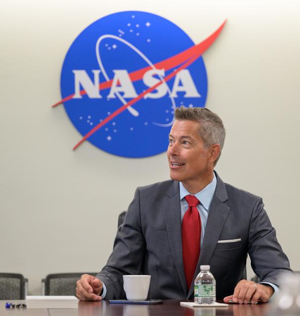 NASA image: Acting Administrator Sean Duffy Meets with Senior Leadership