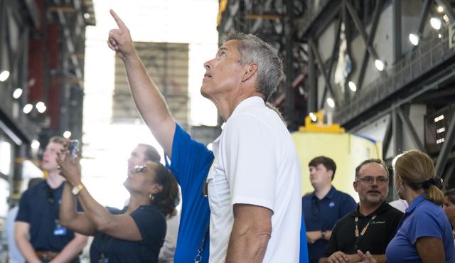 NASA image: Acting Administrator Sean Duffy Tours Vehicle Assembly Building