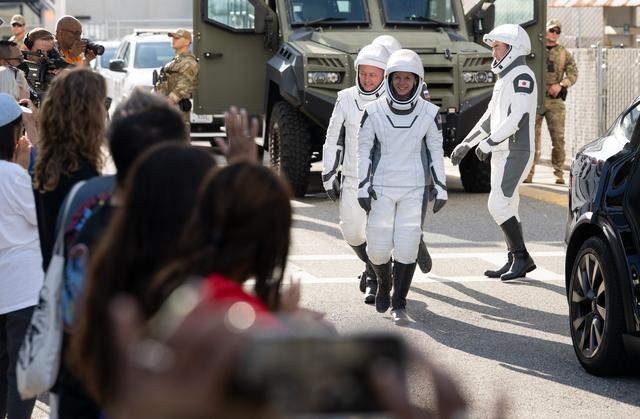 NASA image: NASA’s SpaceX Crew-11 Crew Walkout