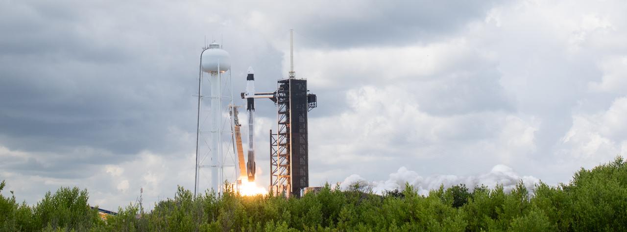 A SpaceX Falcon 9 rocket carrying the company's Dragon spacecraft is launched on NASA’s SpaceX Crew-11 mission to the International Space Station with NASA astronauts Zena Cardman, Mike Fincke, JAXA (Japan Aerospace Exploration Agency) astronaut Kimiya Yui, and Roscosmos cosmonaut Oleg Platonov onboard, Friday, Aug. 1, 2025, from NASA's Kennedy Space Center in Florida. NASA’s SpaceX Crew-11 mission is the eleventh crew rotation mission of the SpaceX Dragon spacecraft and Falcon 9 rocket to the International Space Station as part of the agency’s Commercial Crew Program. Cardman, Fincke, Yui, Platonov launched at 11:43 a.m. EDT from Launch Complex 39A at the NASA's Kennedy Space Center to begin a six month mission aboard the orbital outpost. Photo Credit: (NASA/Joel Kowsky)