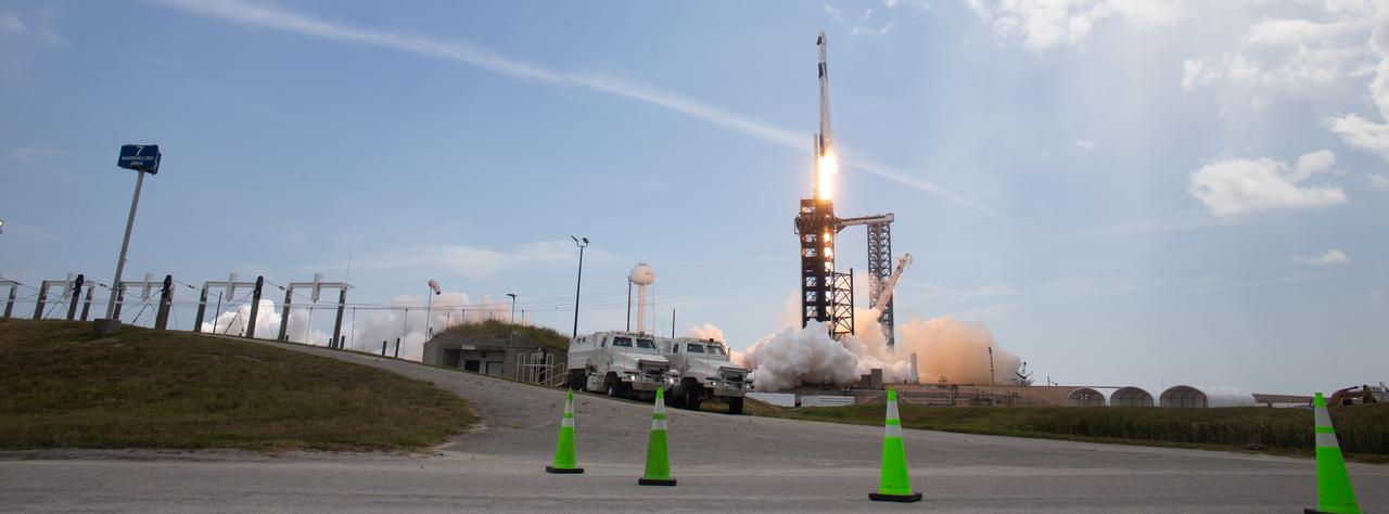 A SpaceX Falcon 9 rocket carrying the company's Dragon spacecraft is launched on NASA’s SpaceX Crew-11 mission to the International Space Station with NASA astronauts Zena Cardman, Mike Fincke, JAXA (Japan Aerospace Exploration Agency) astronaut Kimiya Yui, and Roscosmos cosmonaut Oleg Platonov onboard, Friday, Aug. 1, 2025, from NASA's Kennedy Space Center in Florida. NASA’s SpaceX Crew-11 mission is the eleventh crew rotation mission of the SpaceX Dragon spacecraft and Falcon 9 rocket to the International Space Station as part of the agency’s Commercial Crew Program. Cardman, Fincke, Yui, Platonov launched at 11:43 a.m. EDT from Launch Complex 39A at the NASA's Kennedy Space Center to begin a six month mission aboard the orbital outpost. Photo Credit: (NASA/Joel Kowsky)