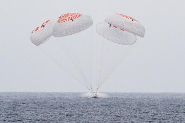 NASA image: NASA’s SpaceX Crew-10 Splashdown