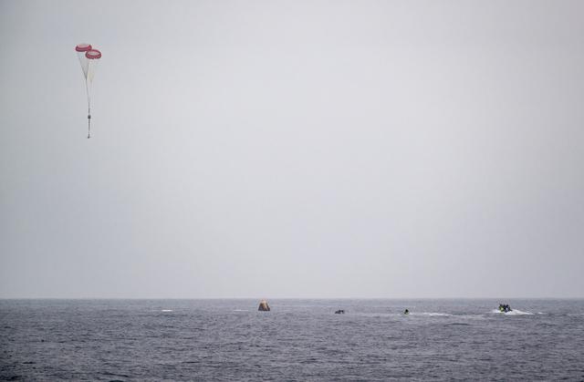 NASA image: NASA’s SpaceX Crew-10 Splashdown