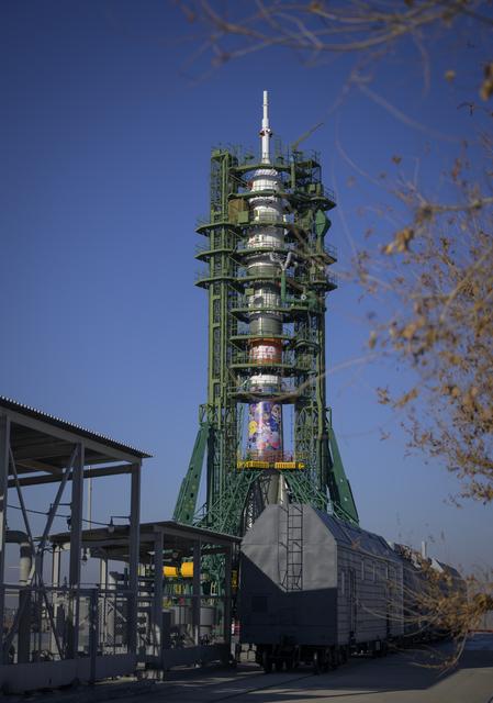 NASA image: Expedition 74 Preflight