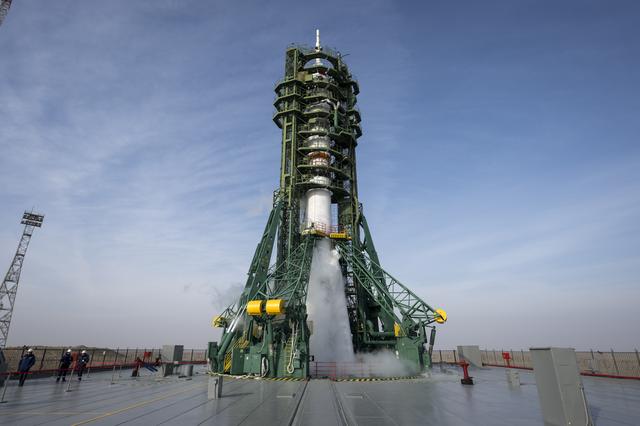 NASA image: Expedition 74 Preflight